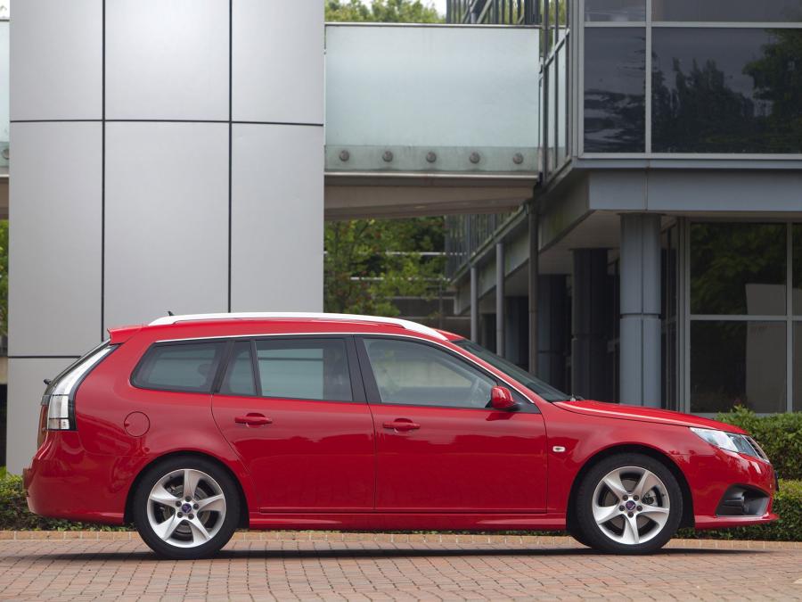  Saab 9-3 Griffin SportCombi 2011 года  (UK) (фото 13 из 25)